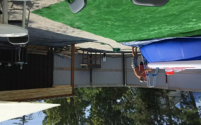 Guest house on pereulok Pionerskiy 4V