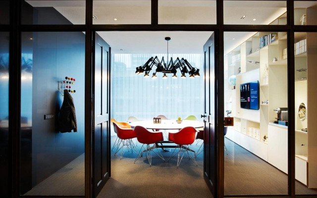 citizenM Schiphol Airport