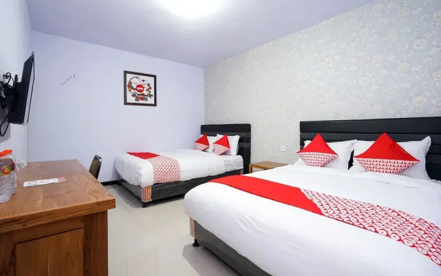 OYO 496 Eston House