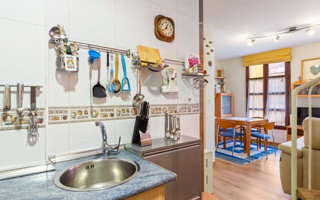 Quaint Apartment in Granda With Terrace