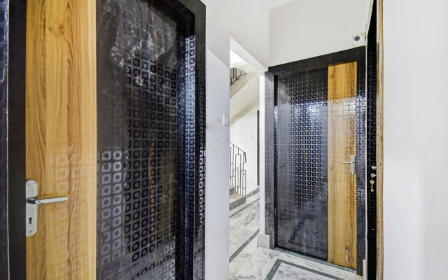 OYO 87562 Amar Raj Vista