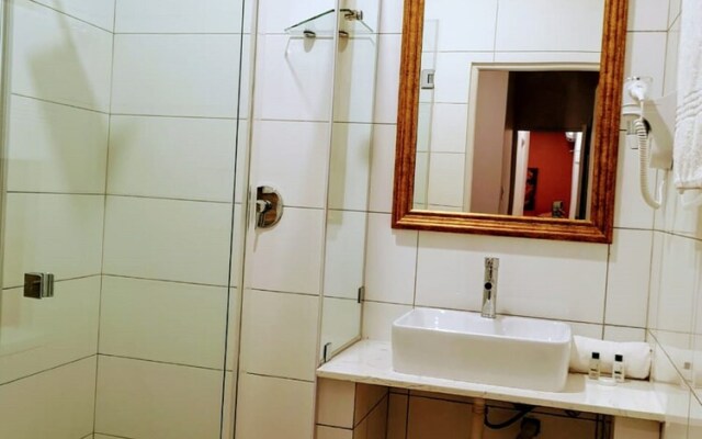 Urban Oasis ApartHotel