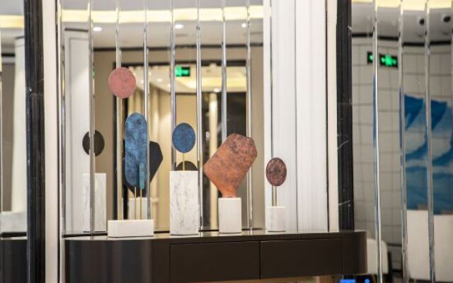 Elong Hotel (Xi'an Shaanxi History Museum Stadium Metro Station Branch)