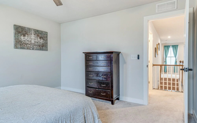 Bright Plainfield Home ~ 14 Mi to Indianapolis!