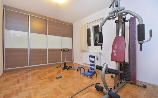 Beautiful Home in Kastel Stafilic With Wifi and 8 Bedrooms