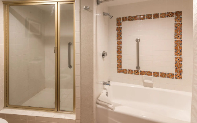 Vanllee Hotel and Suites