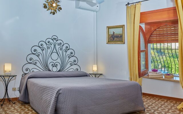 Stunning Villa With Private Pool Chlorine-free and Jacuzzi