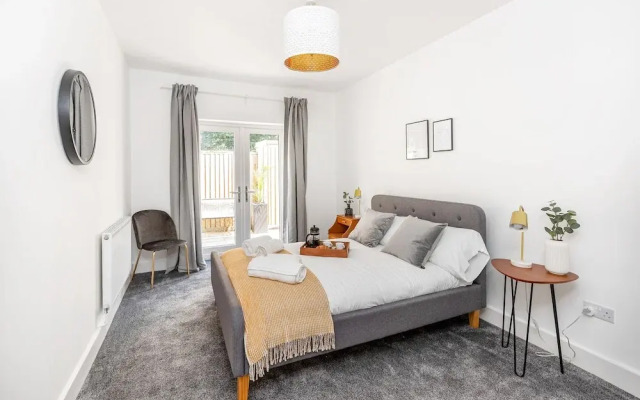 Beautiful Apartment in Central Neighbourhood