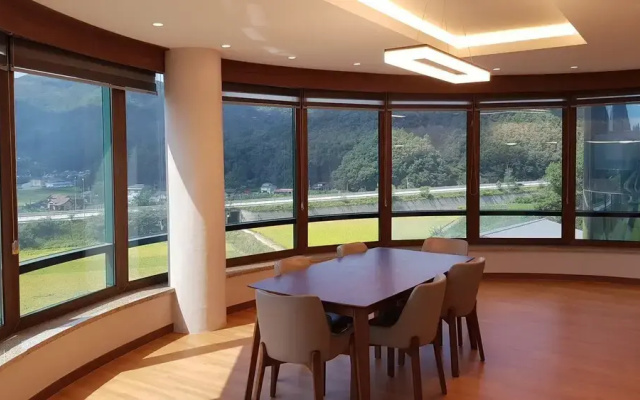 Moonkang S Spa Hotel
