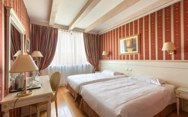 Noventa Hotel