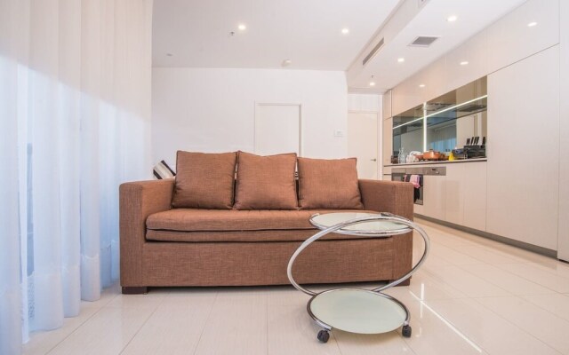 Spacious And Cozy Zetland Apartment