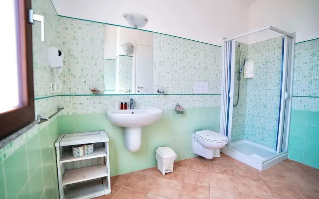 Hotel with swimming pool just 300 mt from the Baia delle Mimose-beach