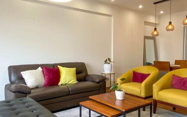 Amazing 3BR With Balcony in Miraflores