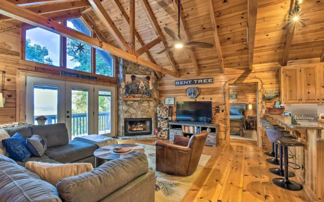 Bent Tree Cabin With Mountain & Lake Views!
