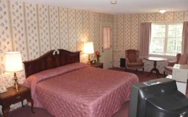 Storybook Inn & Suites
