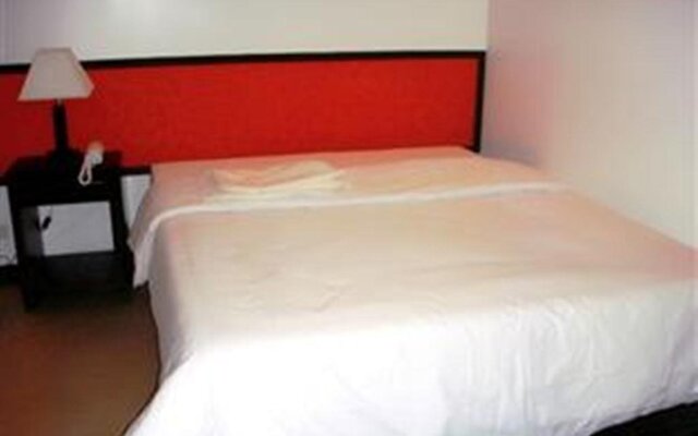 Tagaytay Haven Hotel Mendez