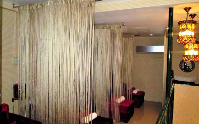 Uptown Condotel