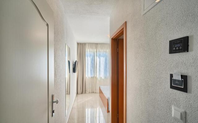 Sunset Split Rooms