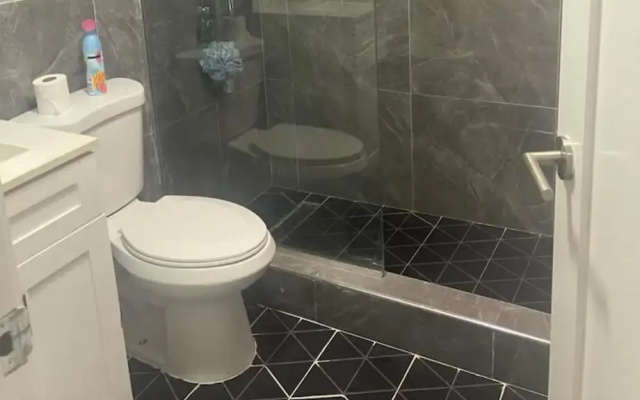 Apartment Sleeps 6 With Pool Access