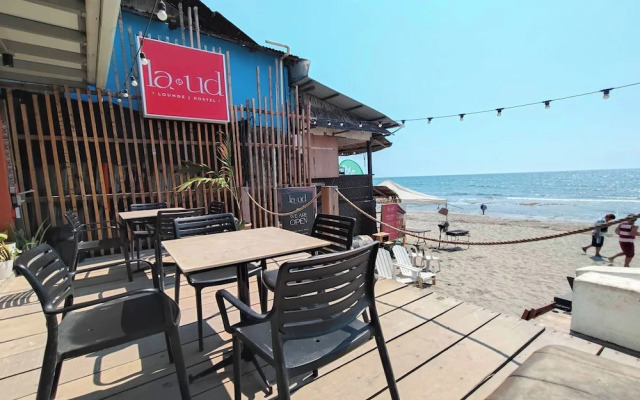 La Ud Lounge and Hostel