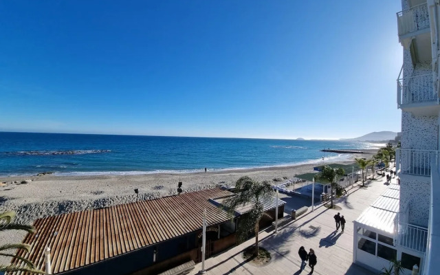Tre Balconi Sul Mare Beach
