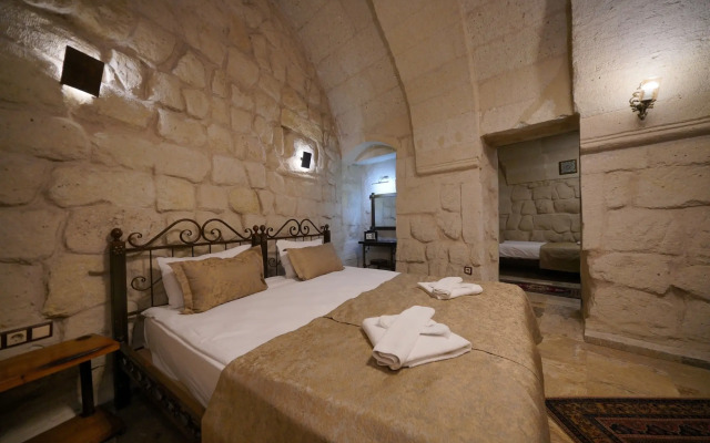 Emit Cave Hotel