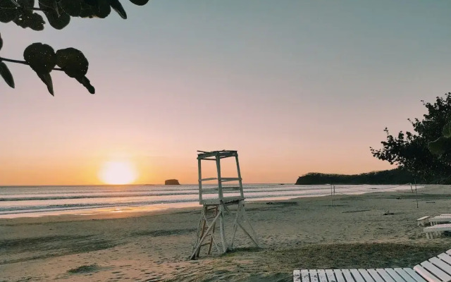Playa Hermosa Ecolodge