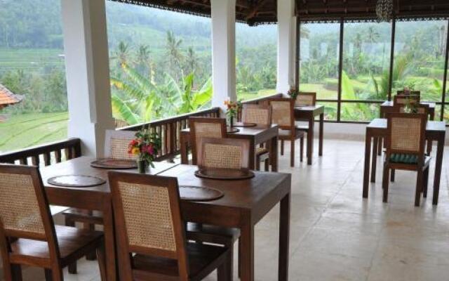 Lesong Hotel and Restaurant
