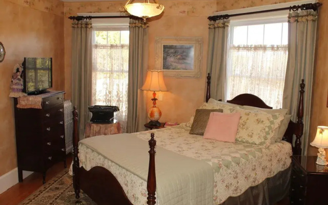 The Sleigh Maker Inn Bed and Breakfast