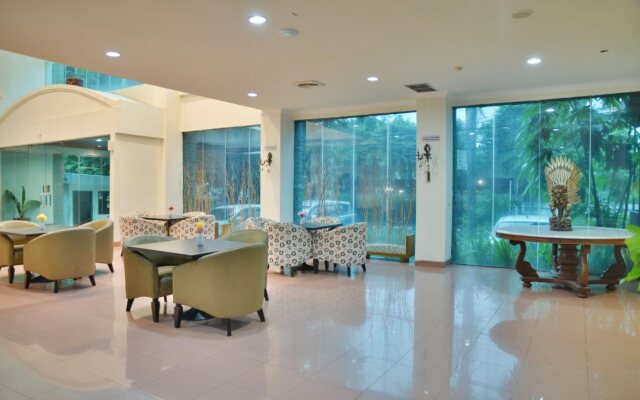 Jusenny Hotel