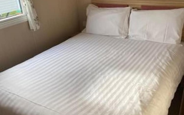 Budget 3-bed Caravan in Tunstall, Hull