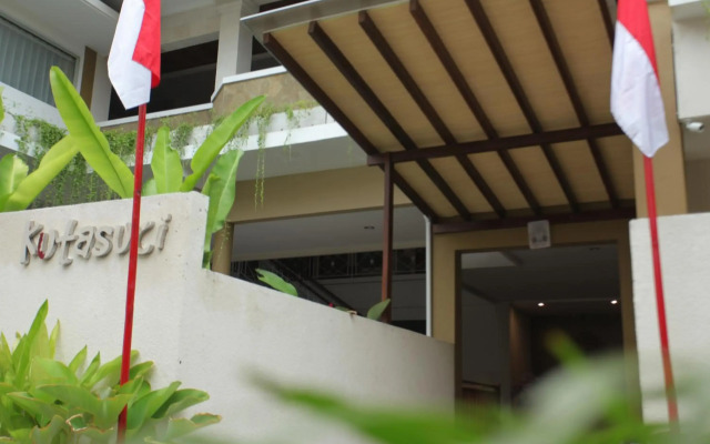 Kuta Suci Beach Hotel