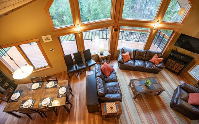 Begbie Snug by Revelstoke Vacations