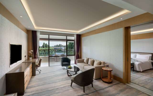 Howard Johnson by Wyndham LakeView Hotel Kunming