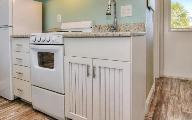 Bungalow Beach Place 5 by RedAwning