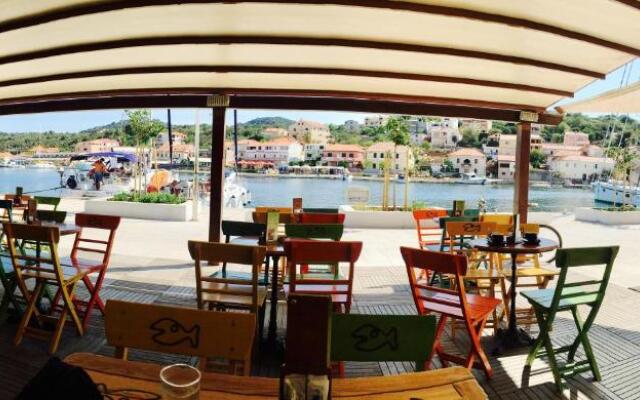 Sali Modern Seaview Apartment