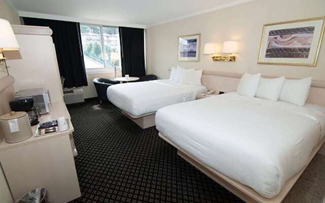 Ramada by Wyndham North Bergen