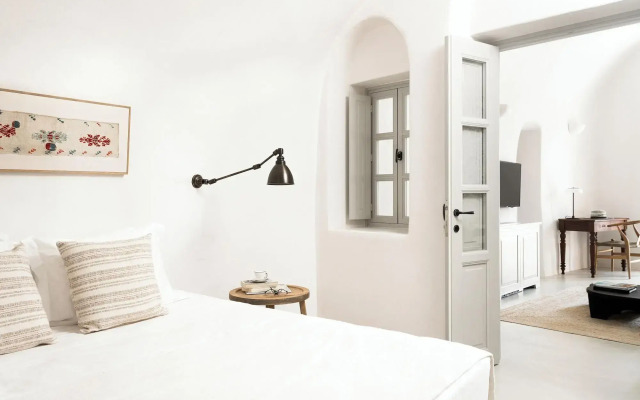 Armenaki -  Adults Only