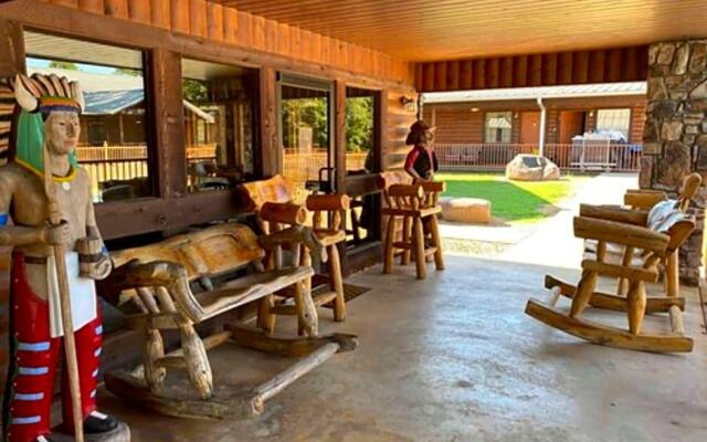 Hochatown Country Lodge
