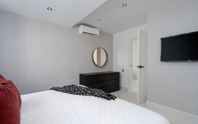 Shalom Residences By YellowKey