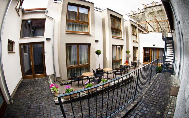 Oliva Hotel