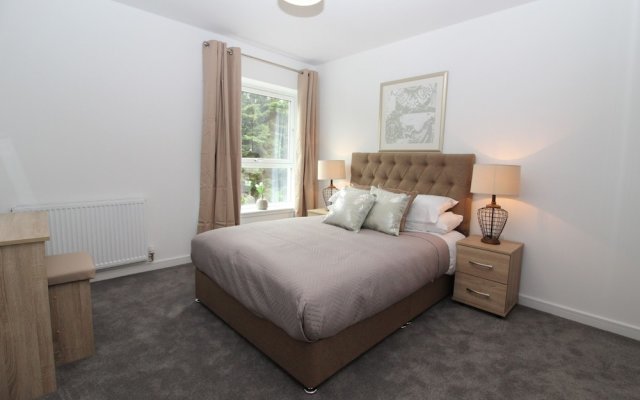 Luxury 2BR Modern Flat for 6 Near Holyrood Park