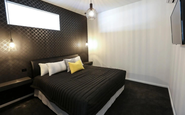 Indulge Apartments CBD