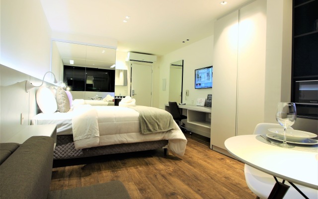 Housi Gomes De Carvalho