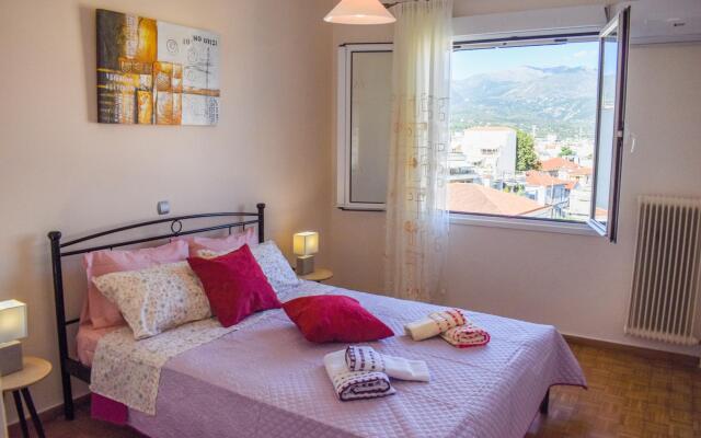 Cozy Flat on the Main Square 10min to the sea