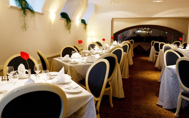 Monika Centrum Hotels