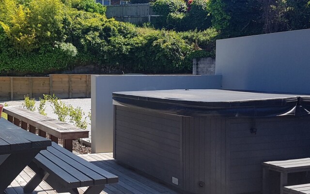 View From on Top - 6 Bedroom House