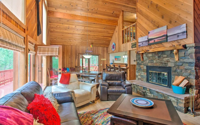 Angel Fire Cabin: Hot Tub, Fire Pit & Trail Access