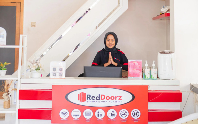 RedDoorz Syariah @ Aura Homestay
