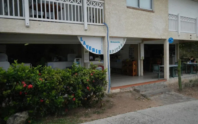 Studio 03 vue mer Orient Bay